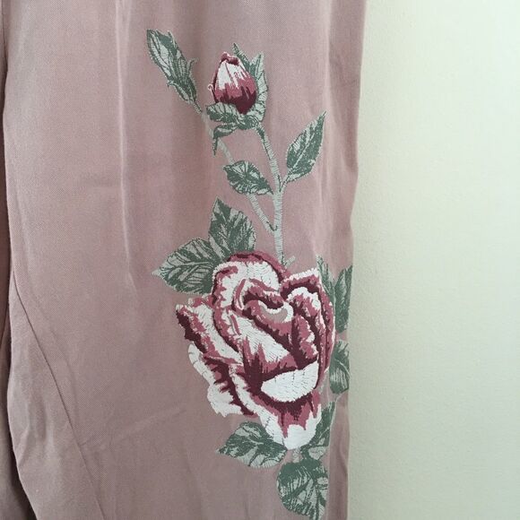 American Rag pink jogger pants with rose | Size Medium - Picture 2 of 7